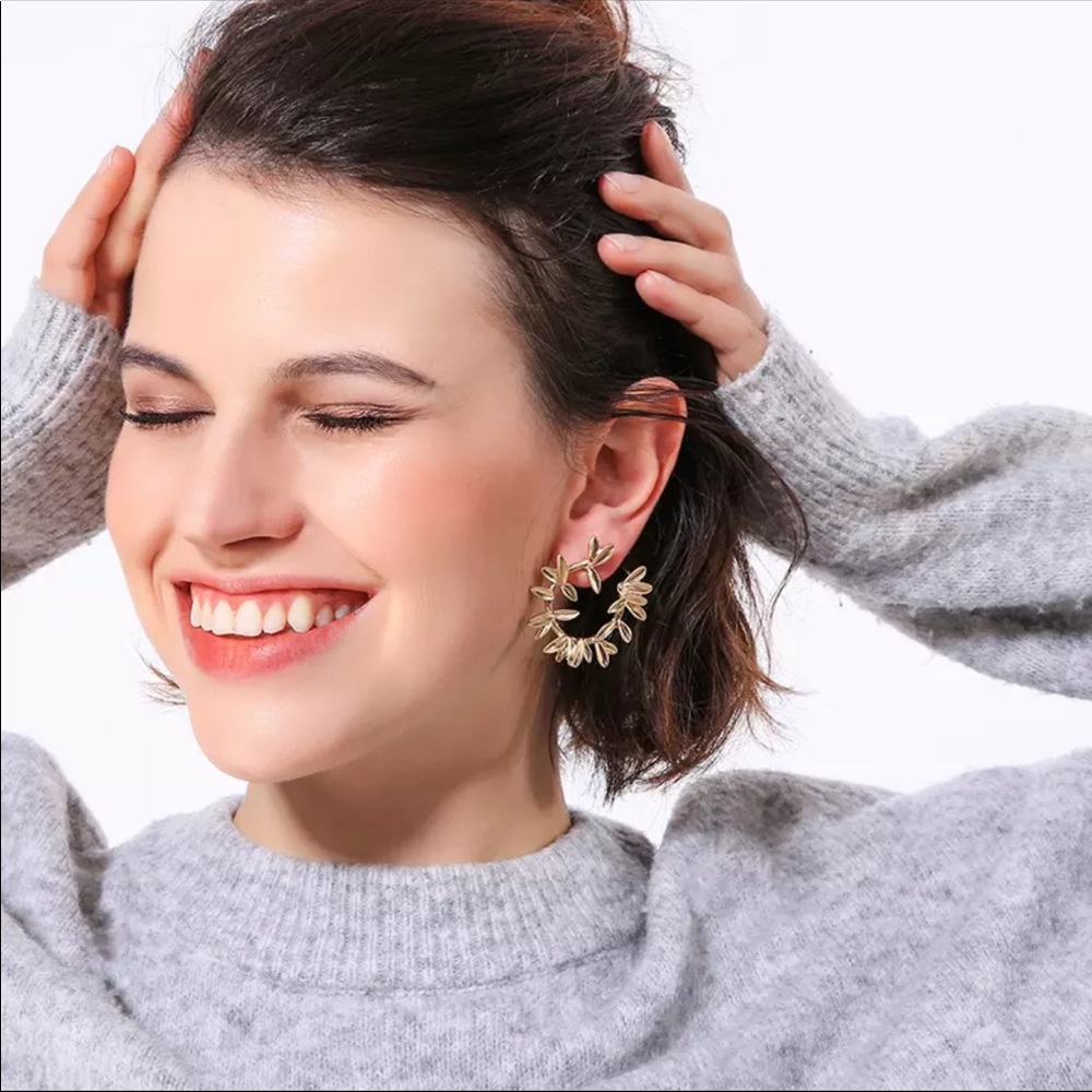 The Aria - Leafy Crescent Studs - Picture 6 of 6